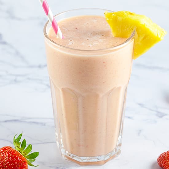 Aardbeien smoothie met ananas