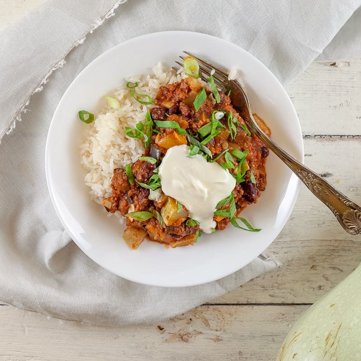 Chili con carne met witte courgette