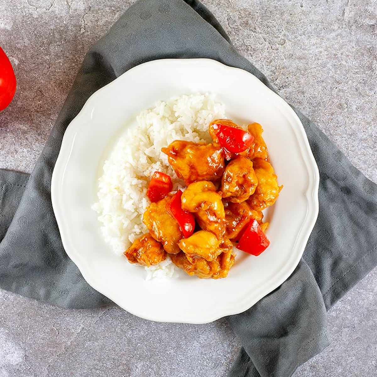 Koe loe kai - krokante kip in zoetzure saus