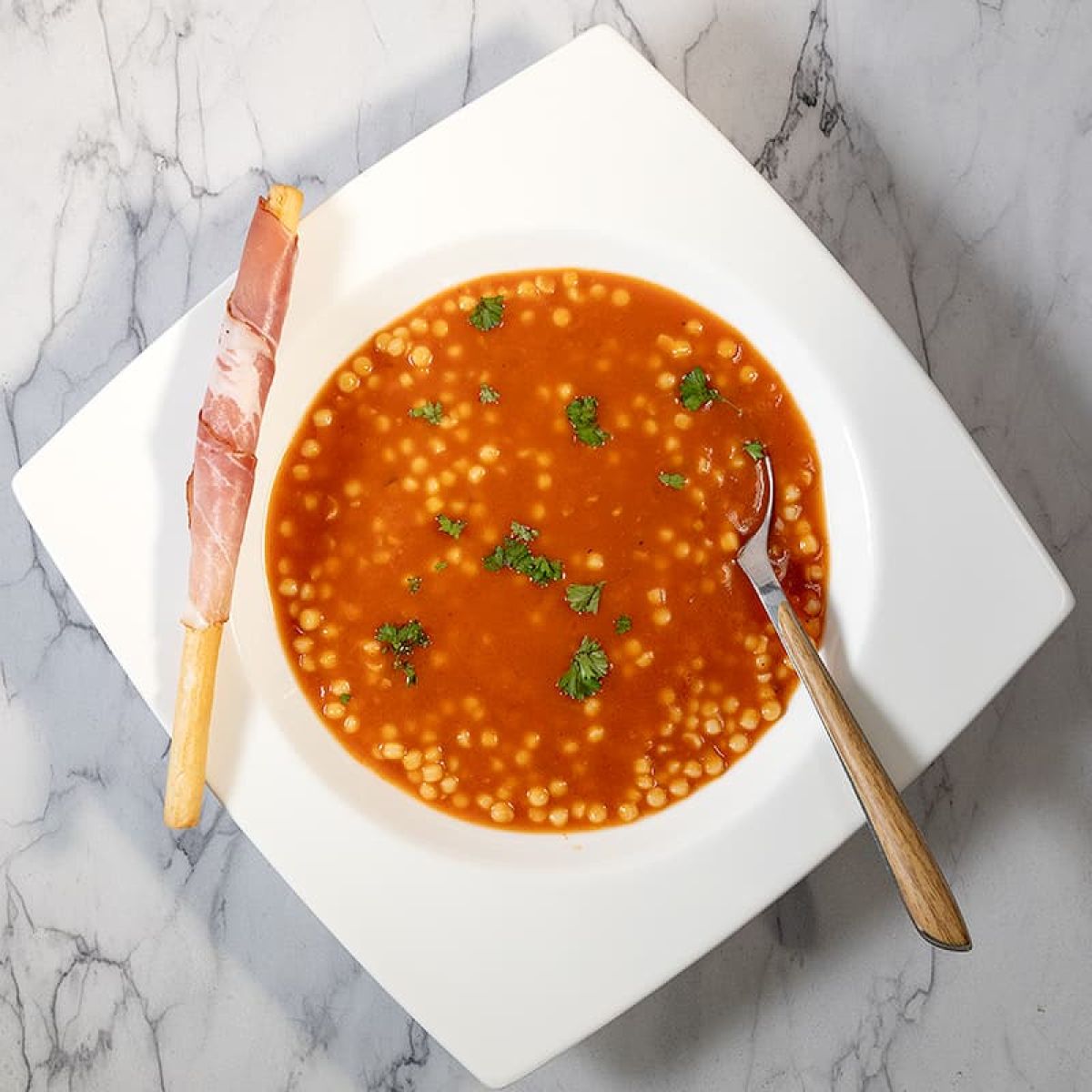 Tomatensoep met pasta - makkelijke Italiaanse soep