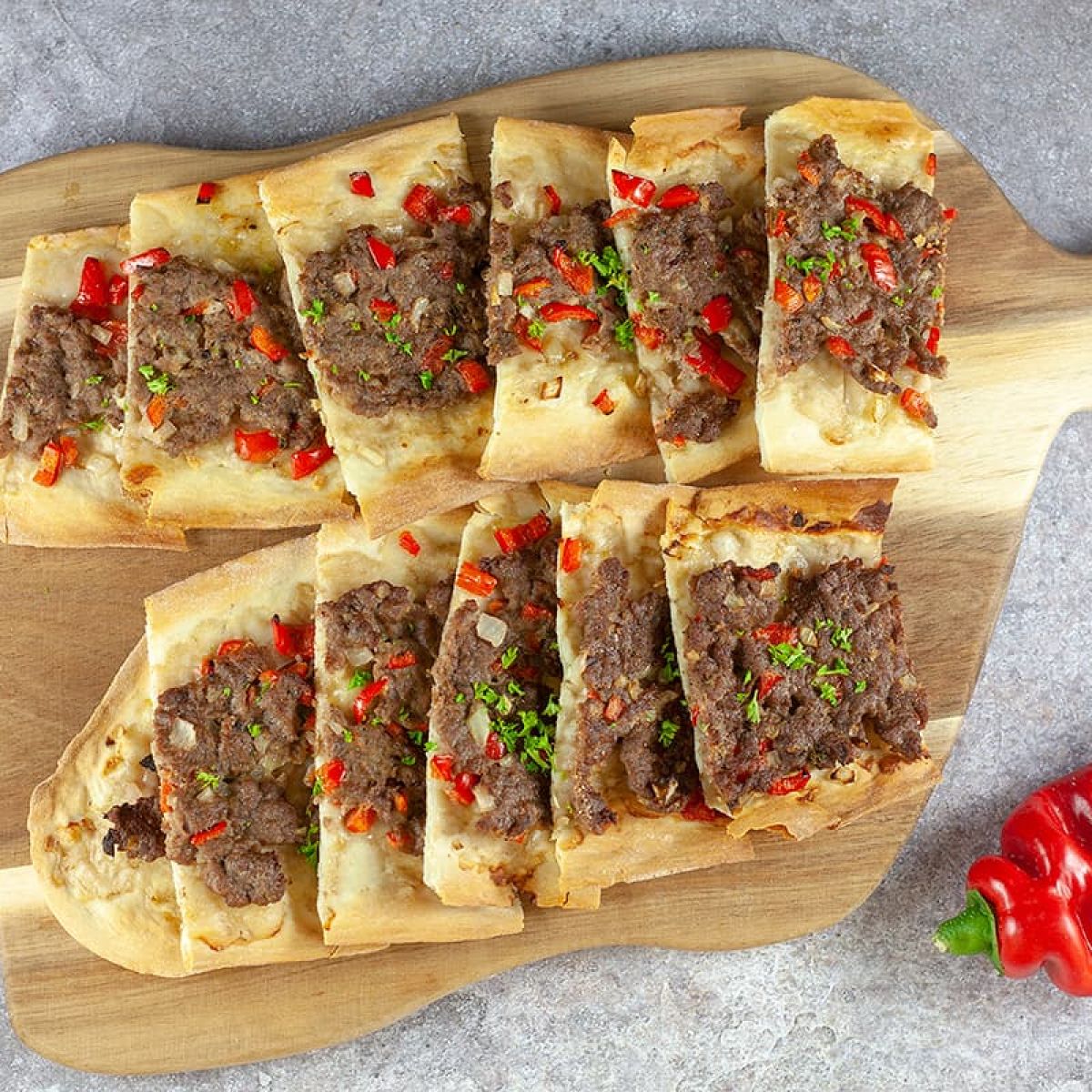 Etli ekmek (Turks platbrood met gehakt)