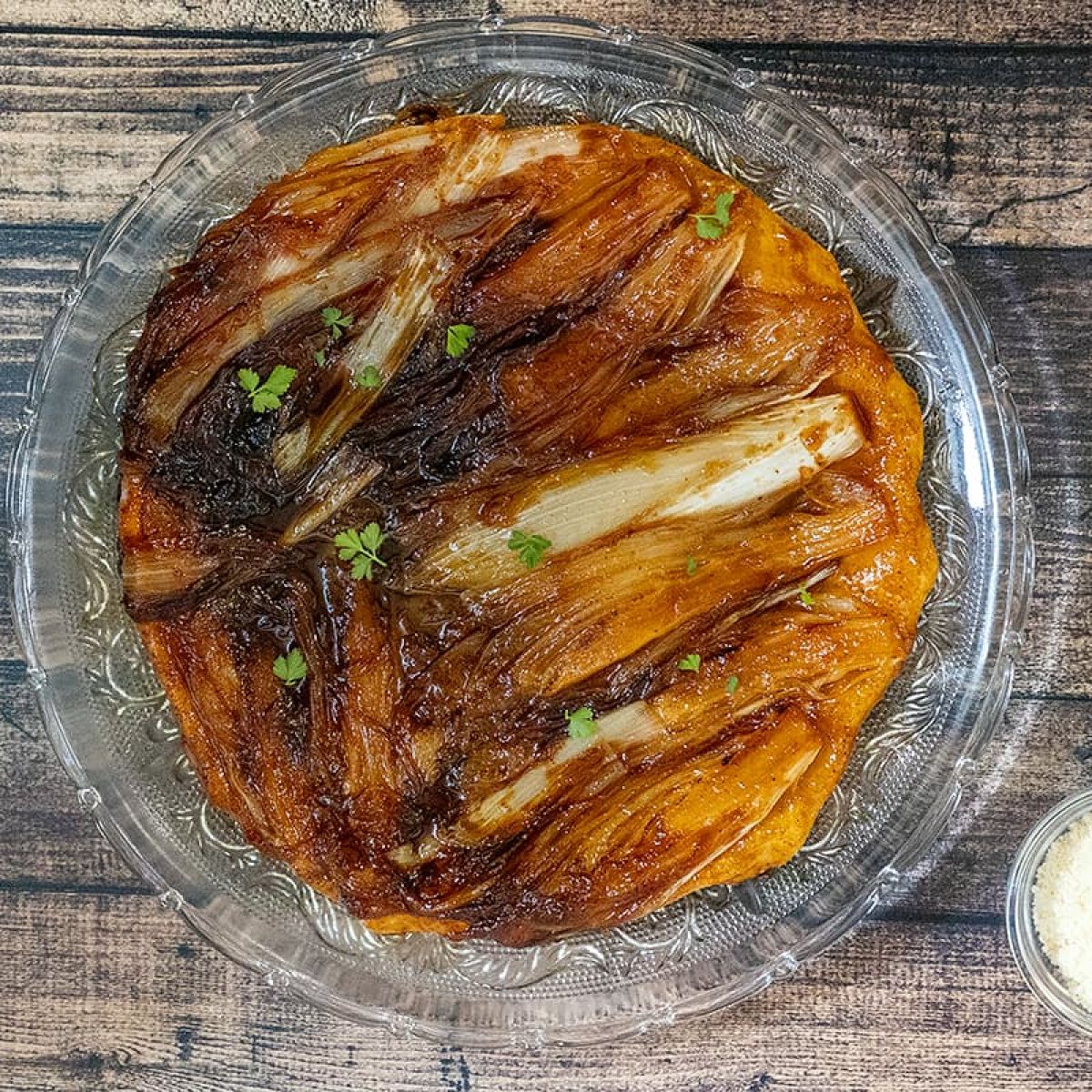 Witlof tarte tatin - een omgekeerde hartige taart met witlof en kaas