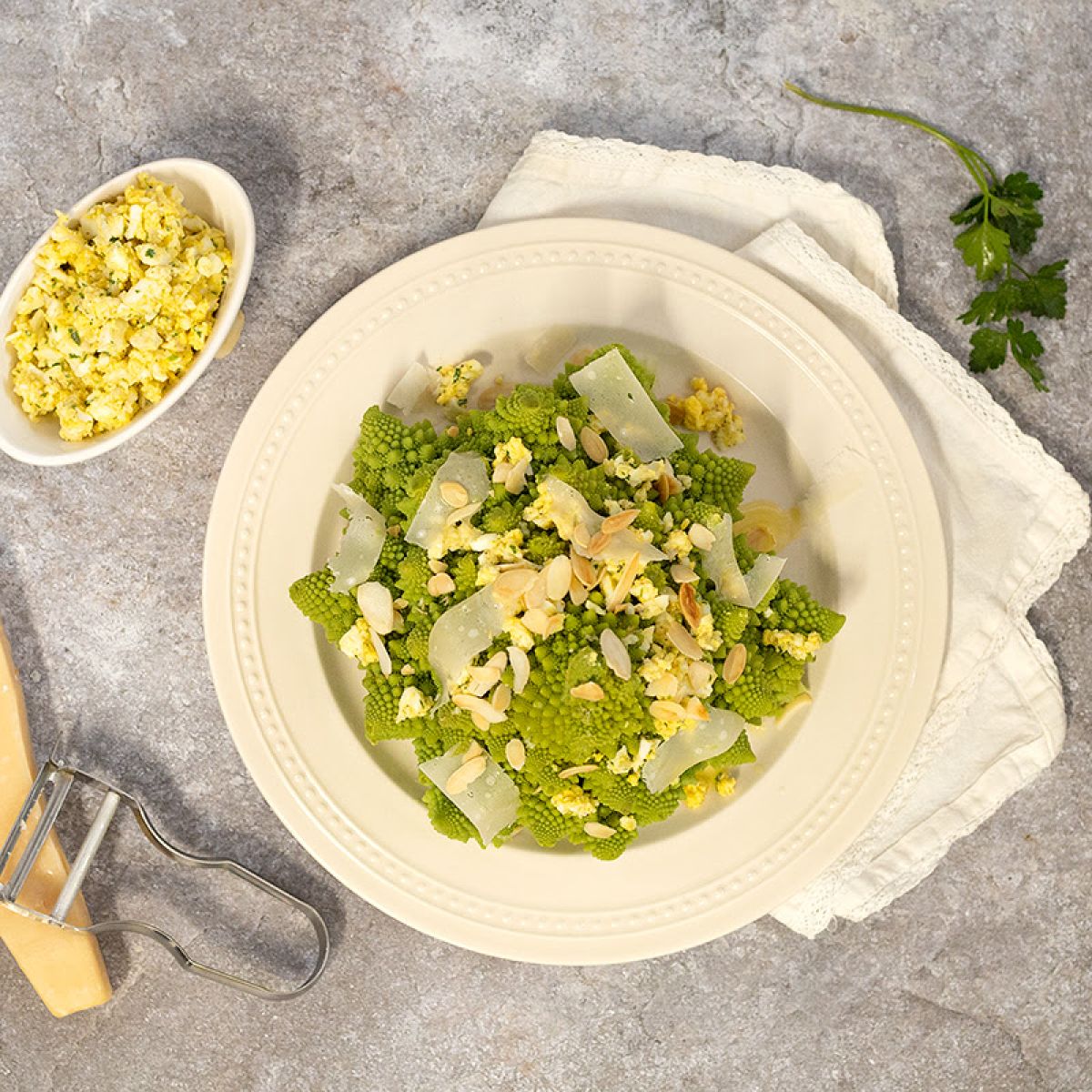 Hele romanesco met ei