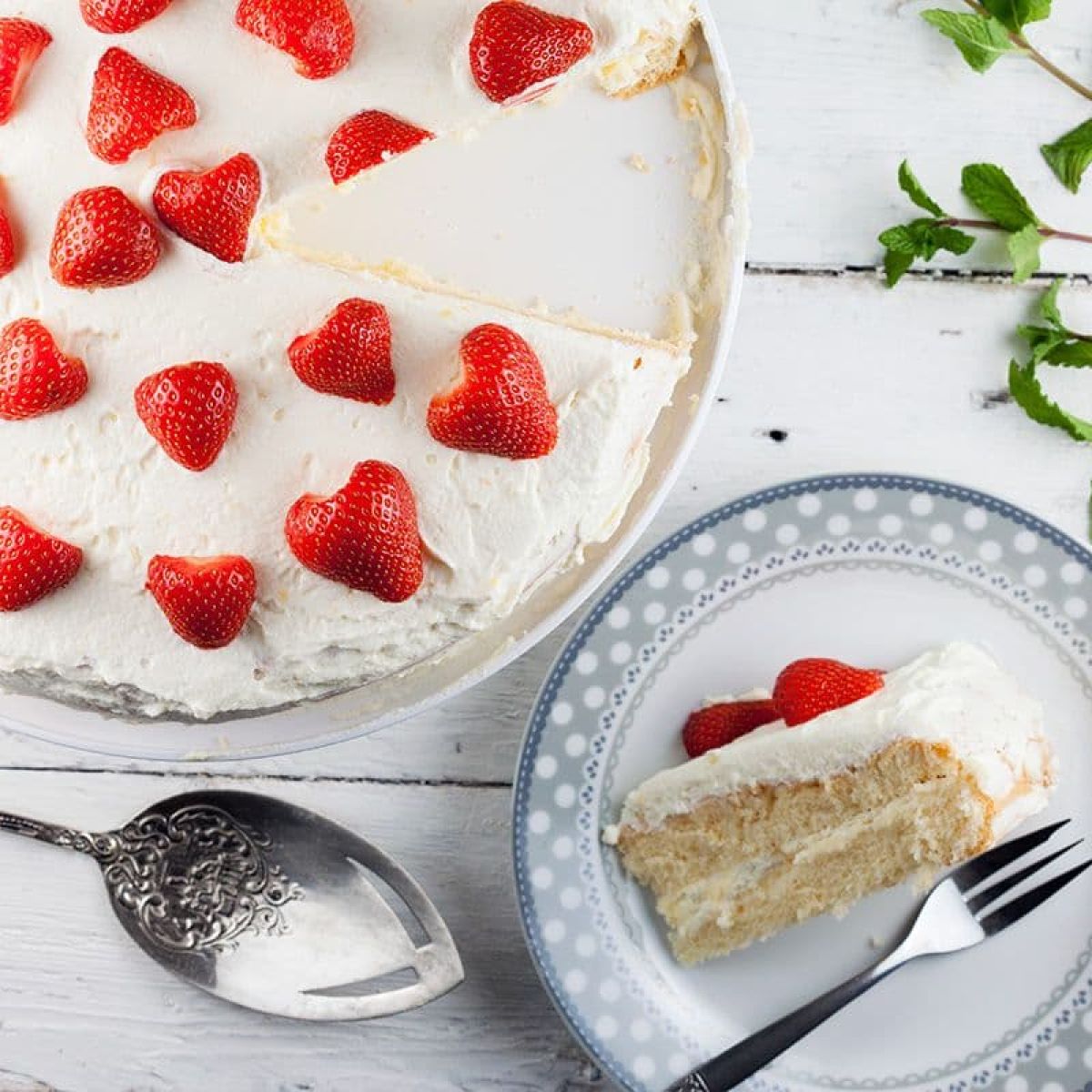 Lemon curd aardbeiencake