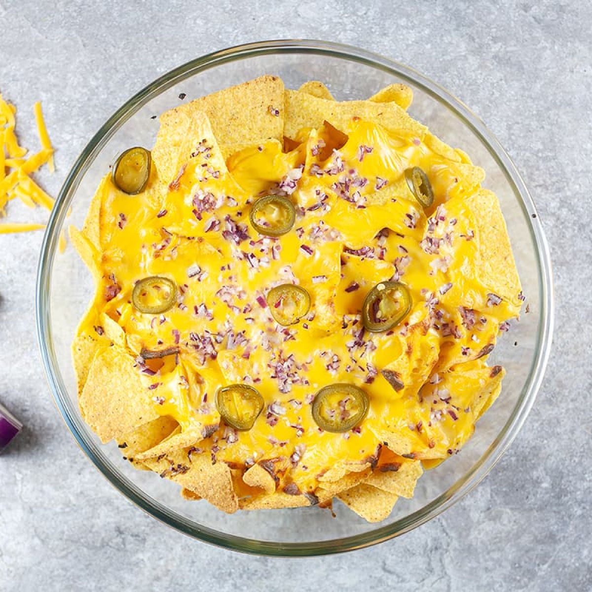 Nacho's met kaassaus uit de oven