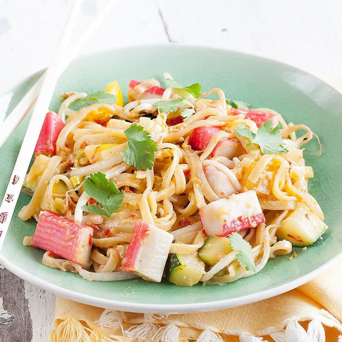 Surimi met groente uit de wok