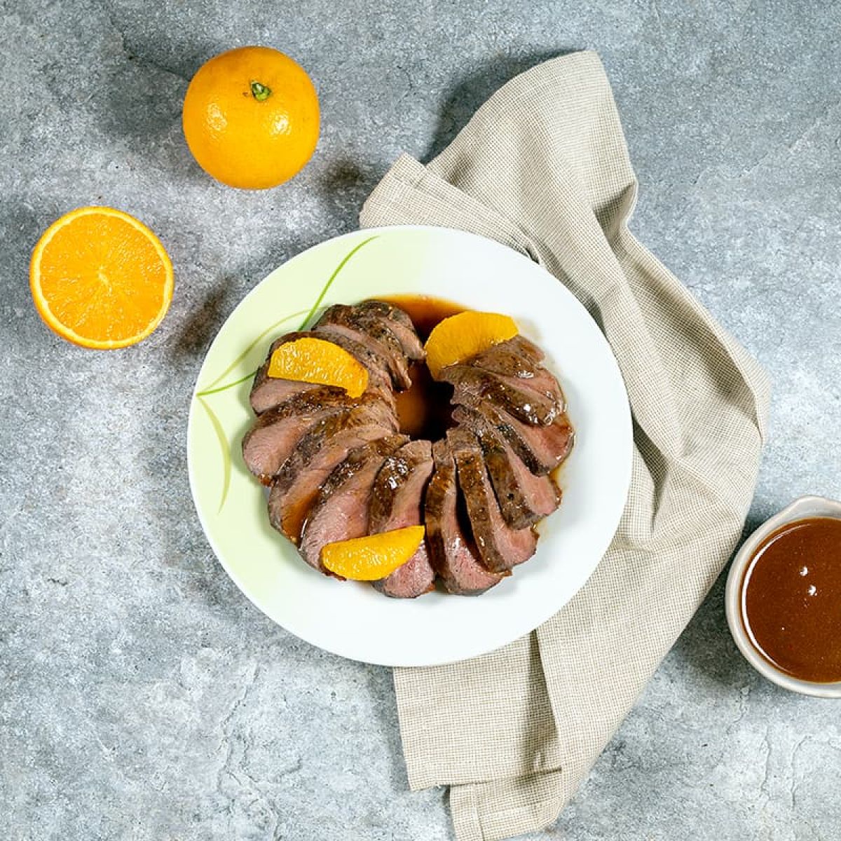 Eendenborst met sinaasappelsaus - een smaakvolle en feestelijke saus