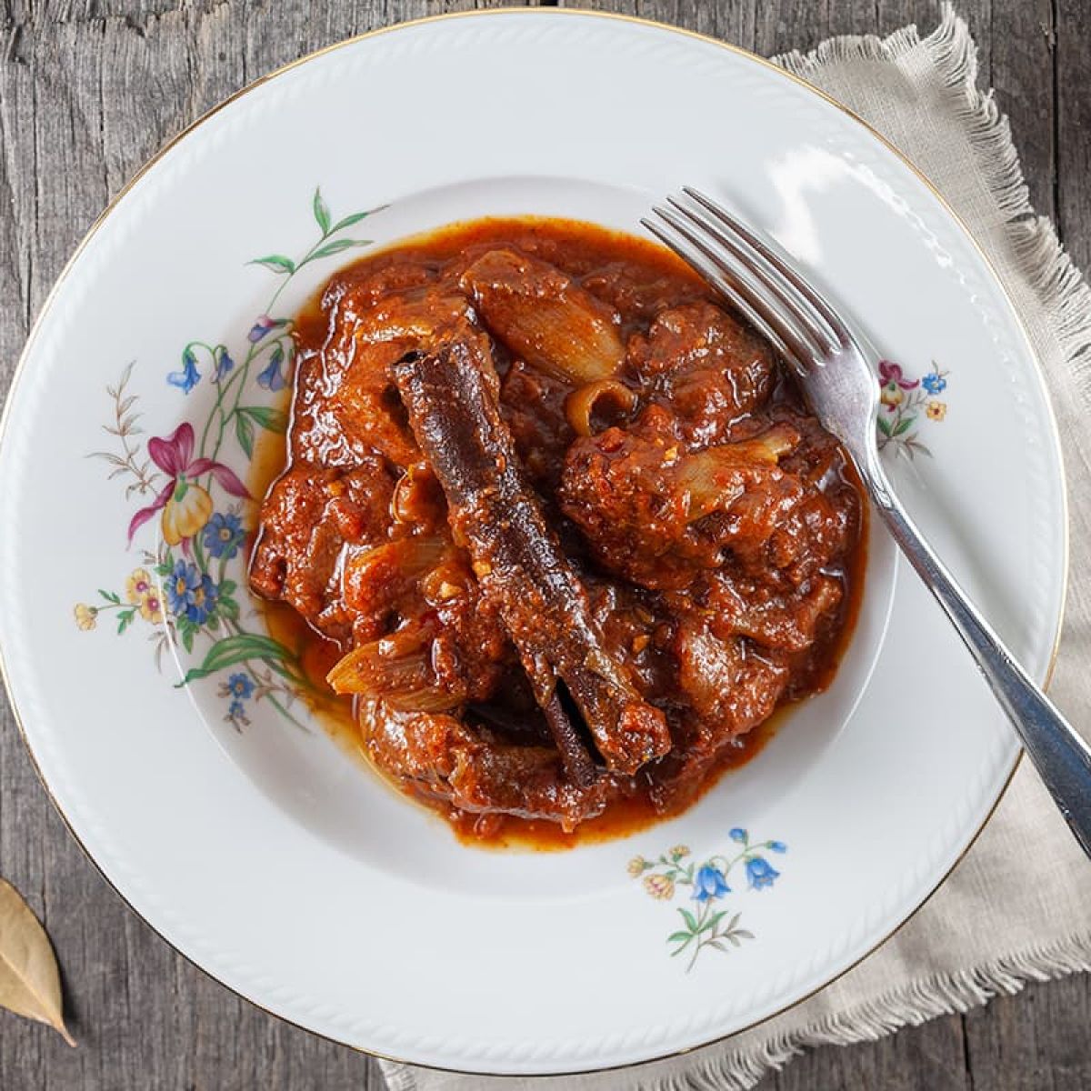 Griekse Stifado - stoofschotel van rundvlees