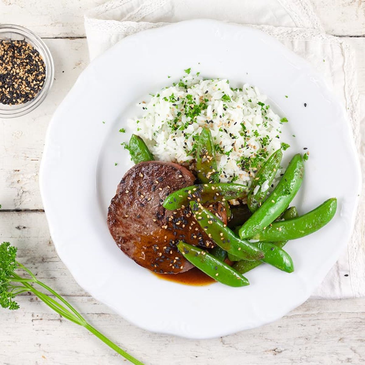 Tournedos met sugar snaps