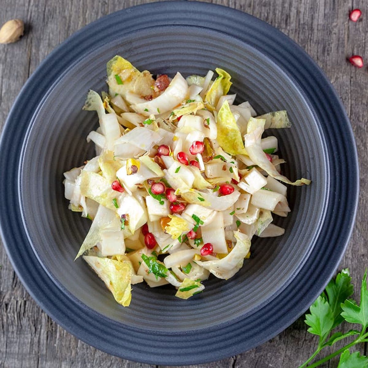 Witlofsalade met granaatappel