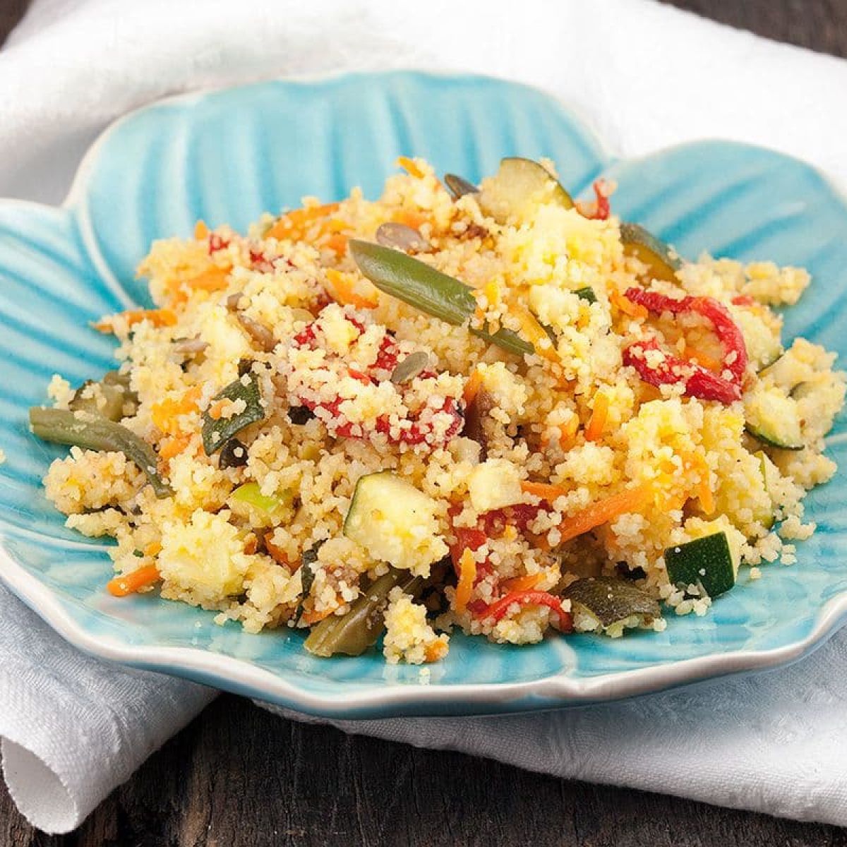 Vegetarische couscous met appel en sperziebonen