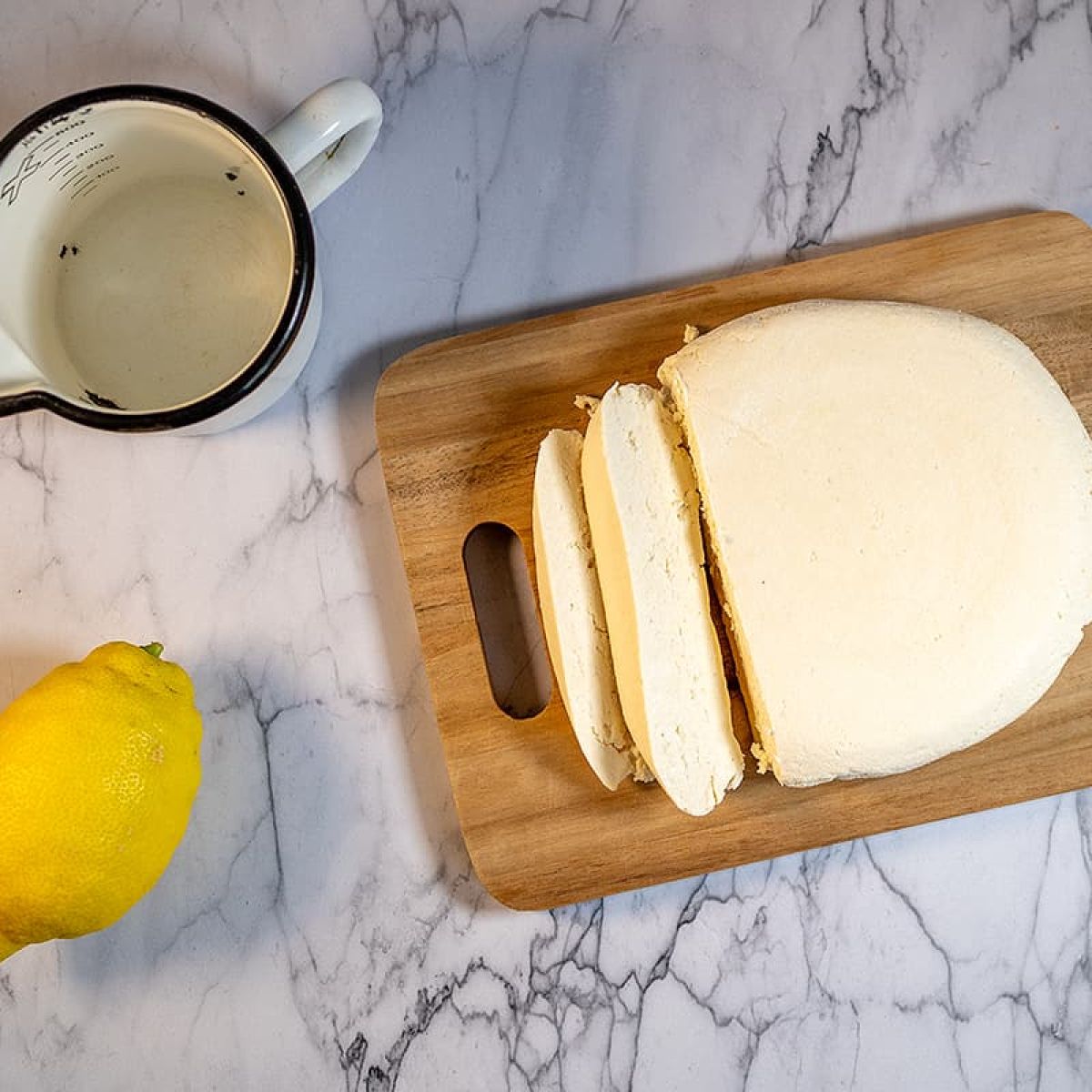Zelf paneer maken met 2 ingrediënten