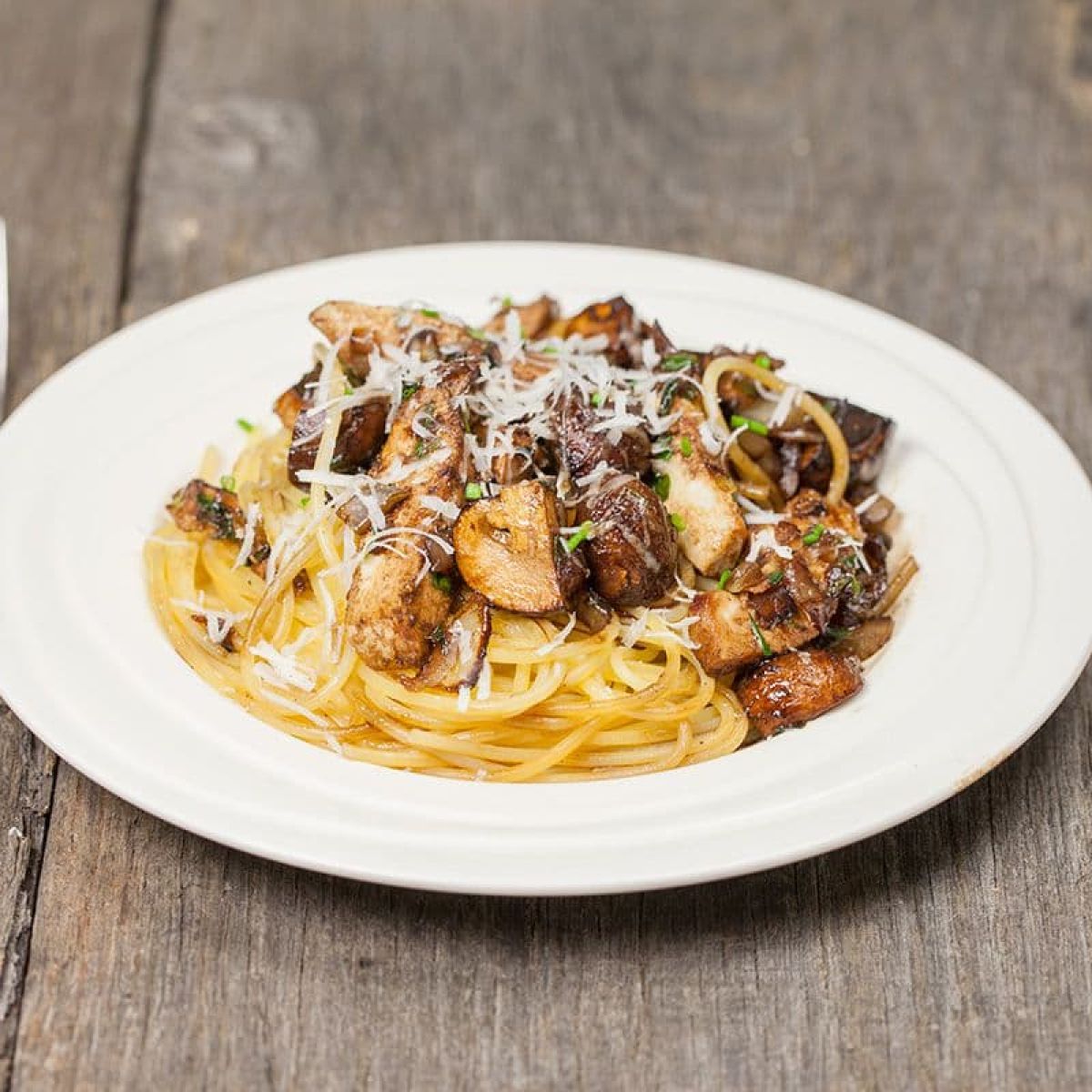 Pasta met balsamico kastanjechampignons