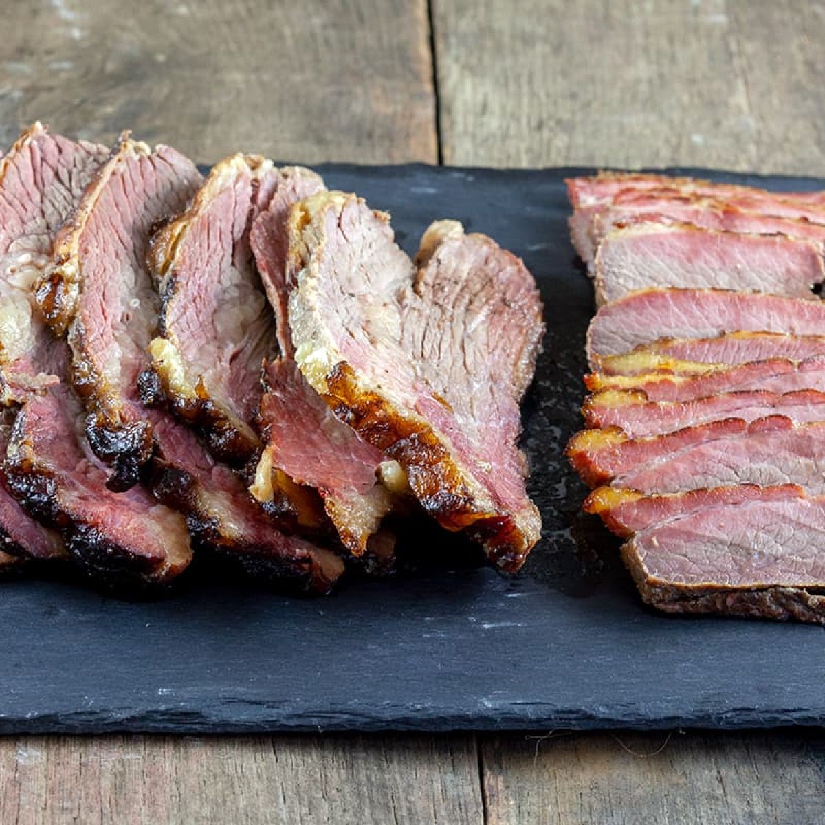 Gerookte beef brisket - langzaam gegaard vlees van de smoker