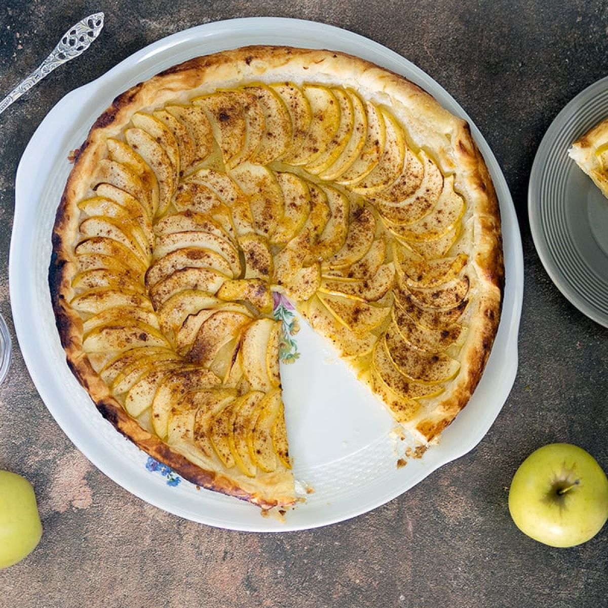Snelle appeltaart van bladerdeeg