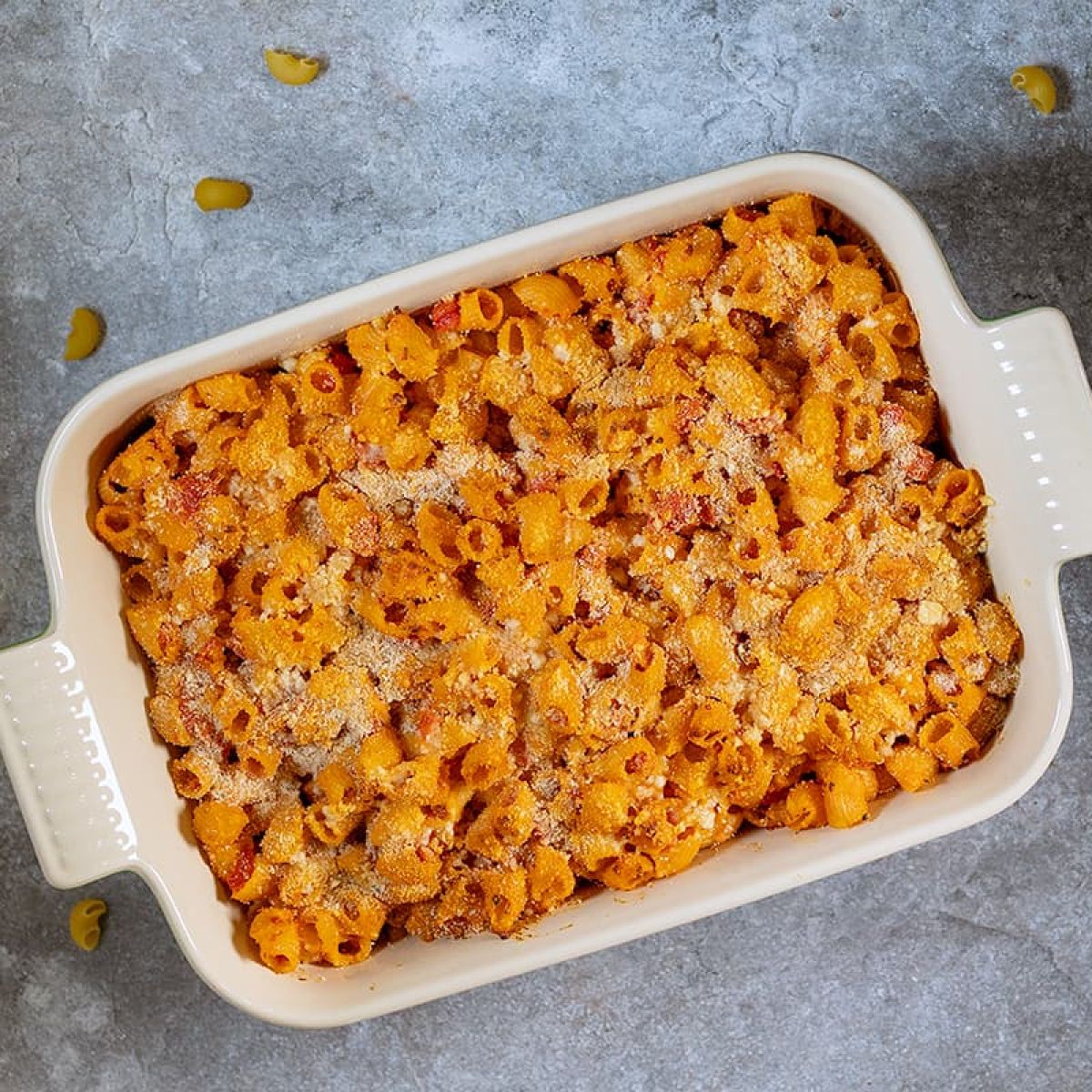 Ovenpasta met paprika en kaas - pasta met een krokant laagje