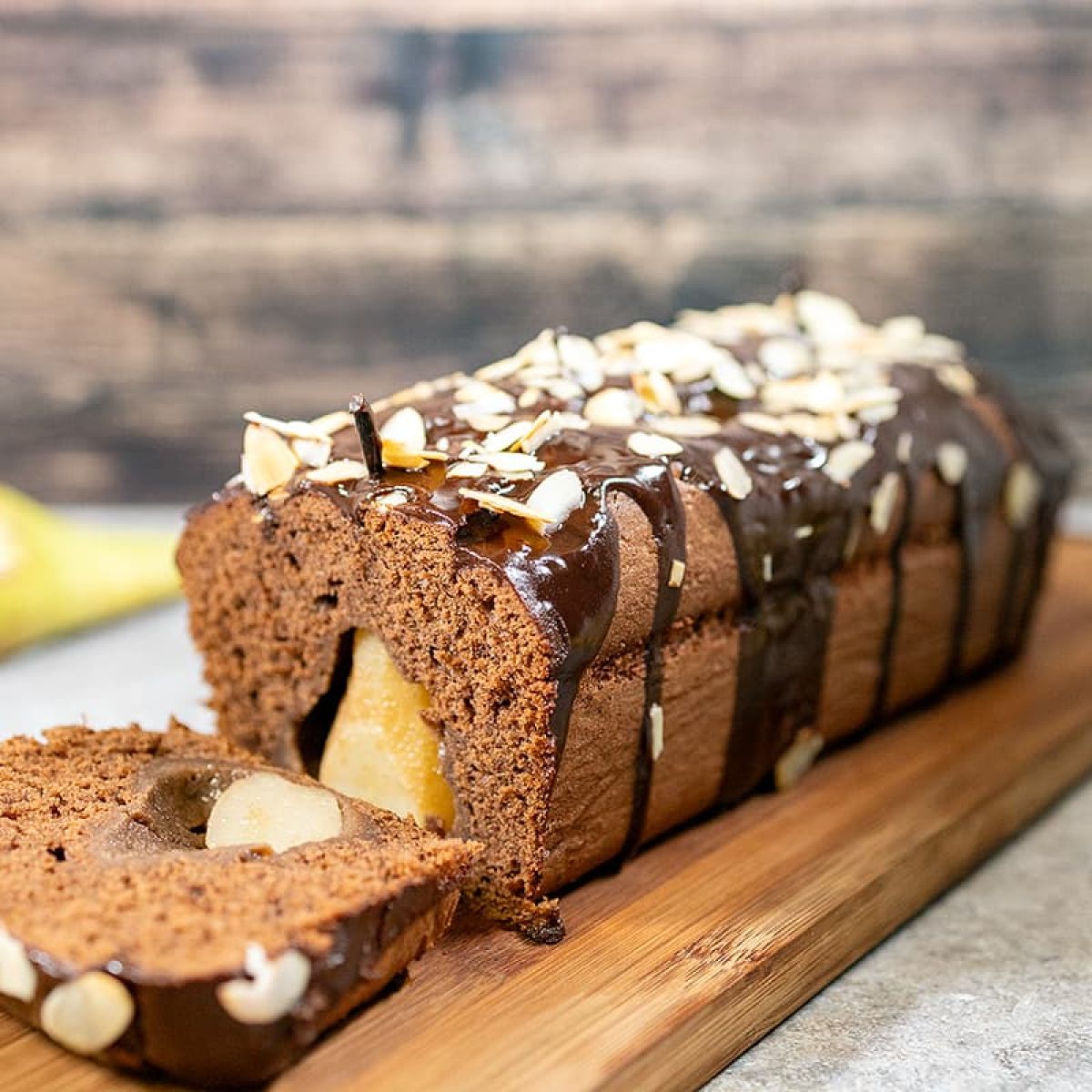 Chocoladecake met peren en ganache