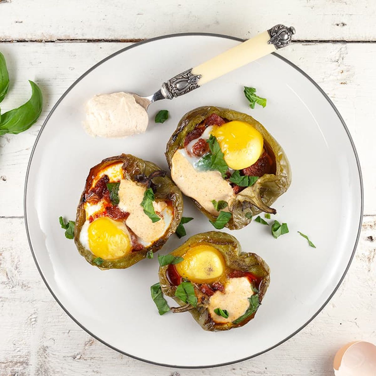 Gevulde paprika's met chorizo en ei