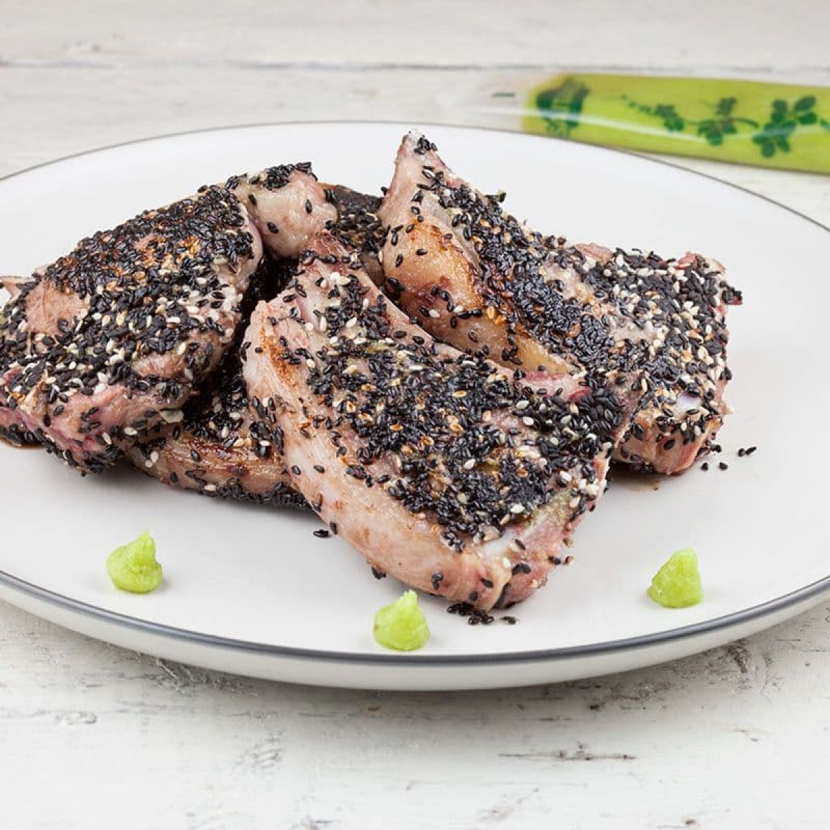 Lamskarbonade met wasabi en sesam