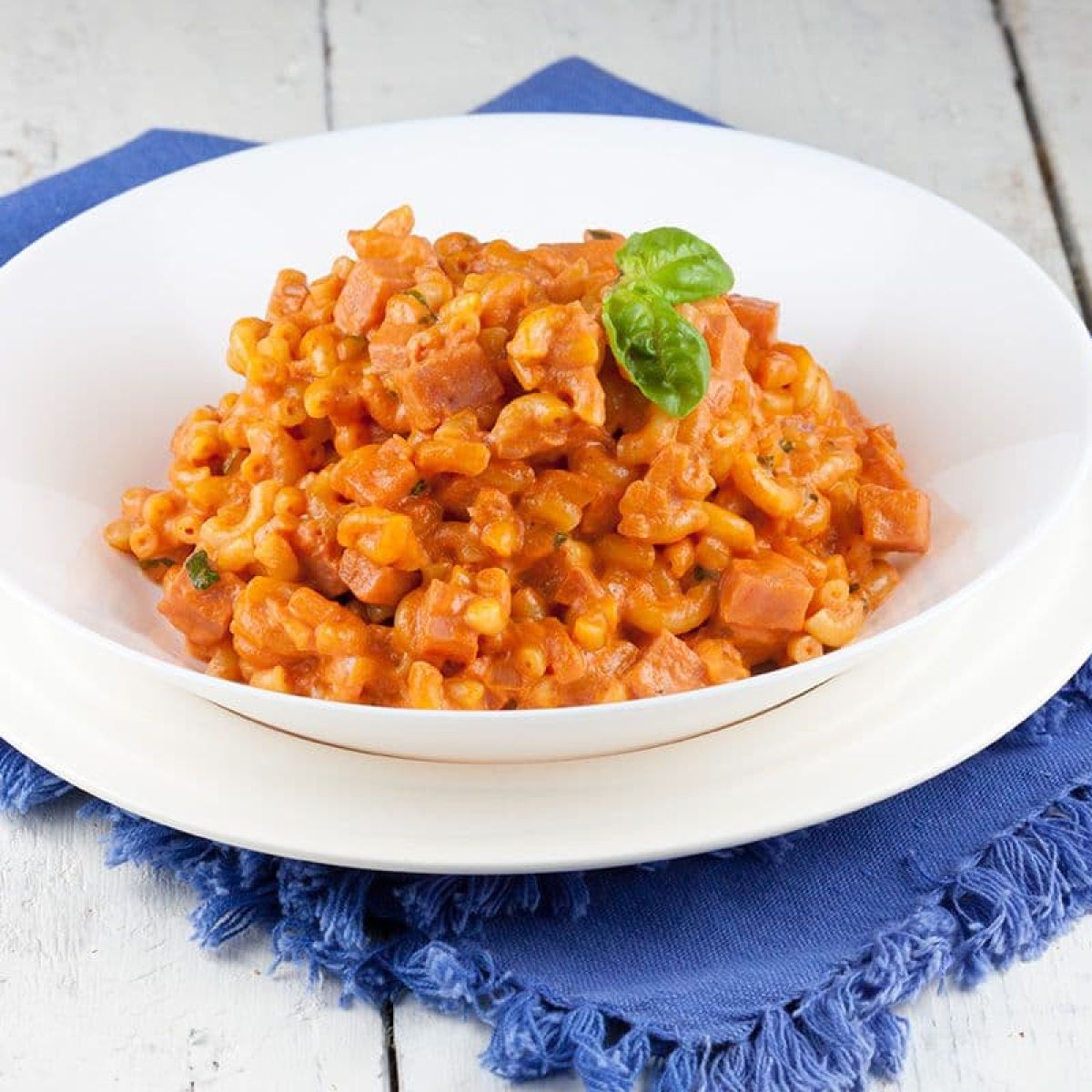 Romige macaroni met ham voor een klein budget