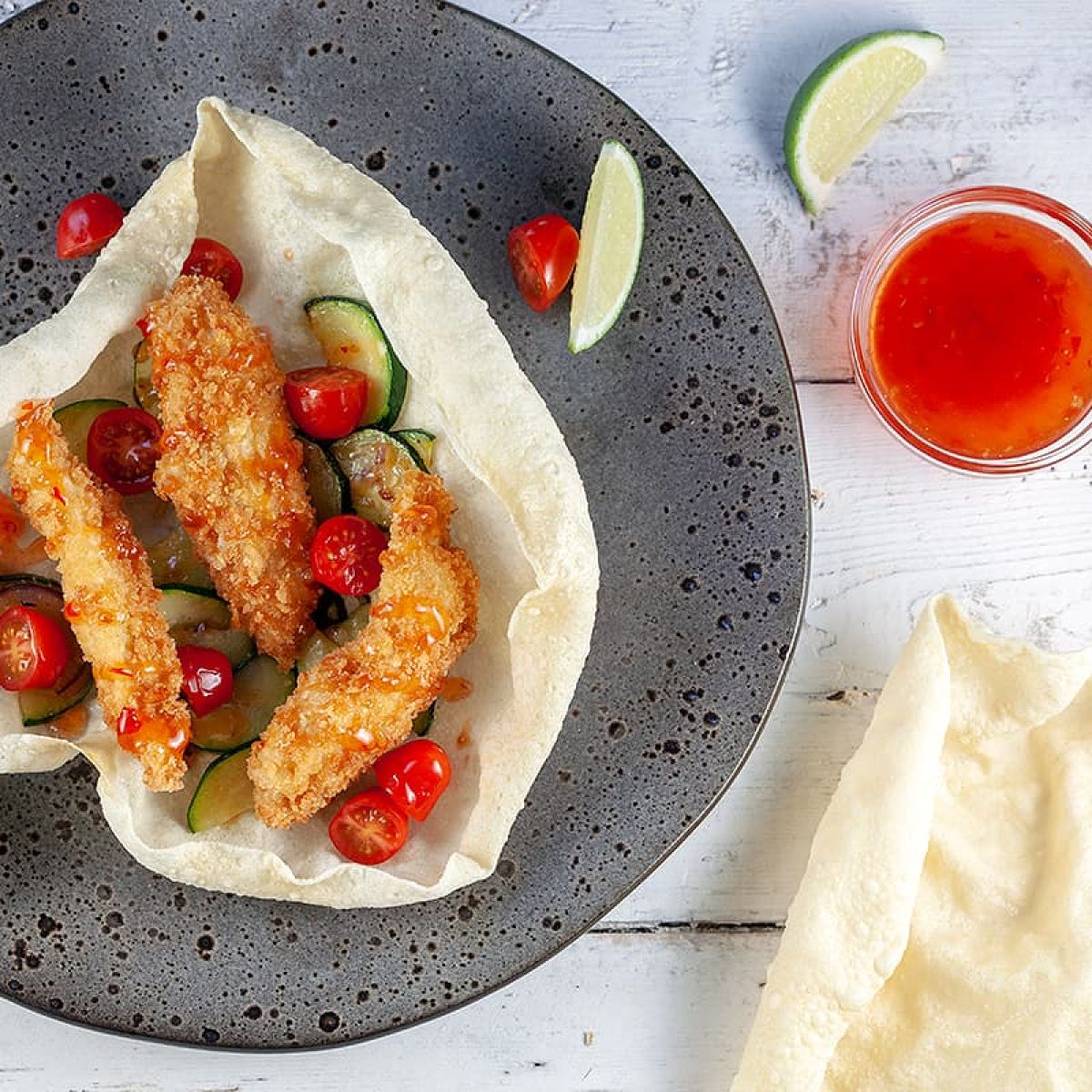Papadums met courgette en krokante kip