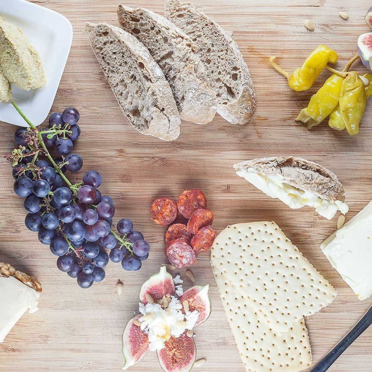Feestelijke tapasplank voor bij de borrel
