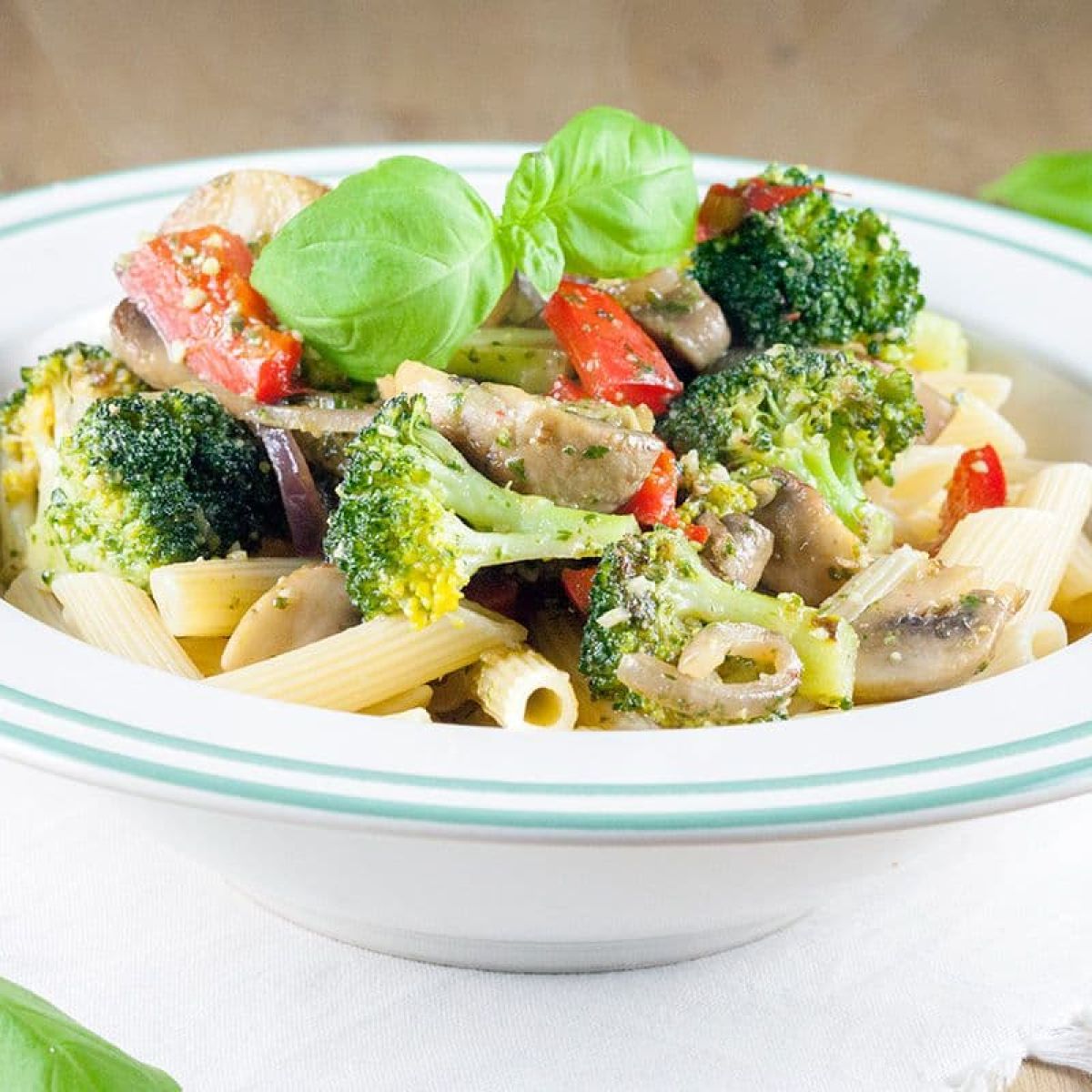 Pasta met broccoli en pesto
