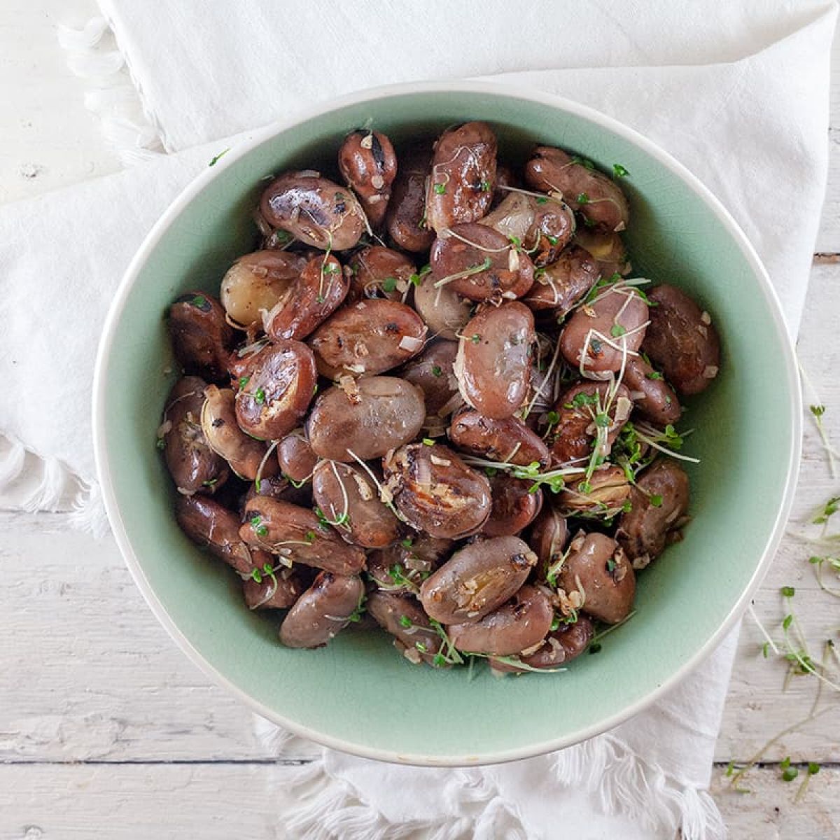 Gebakken tuinbonen met knoflook