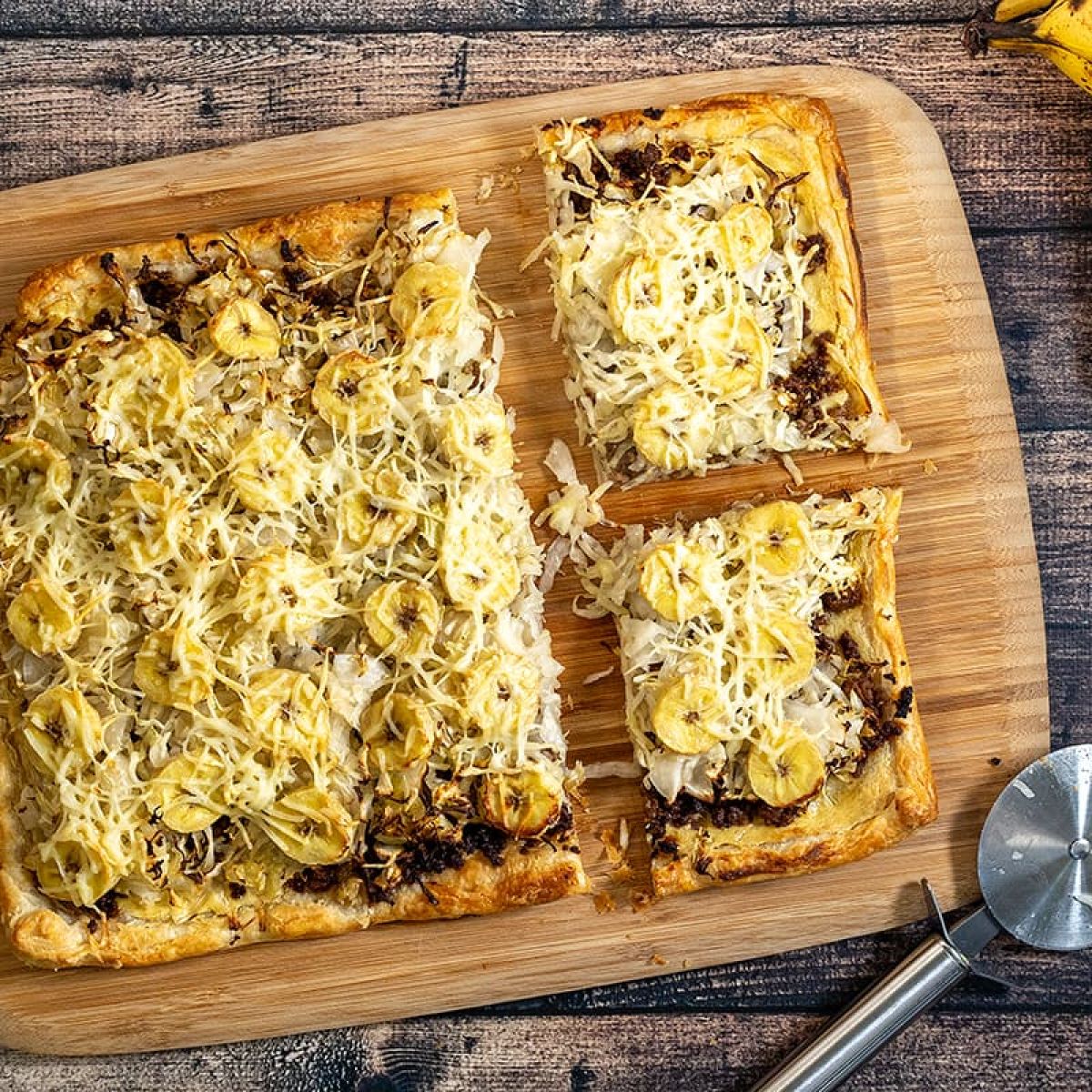 Plaattaart met zuurkool en gehakt - heerlijk met banaan