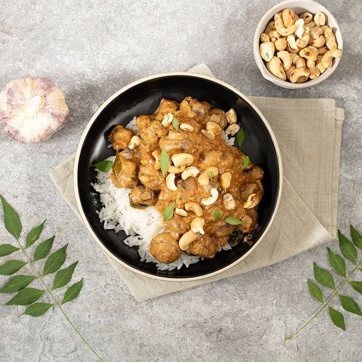 Champignon curry met limoen en cashewnoten
