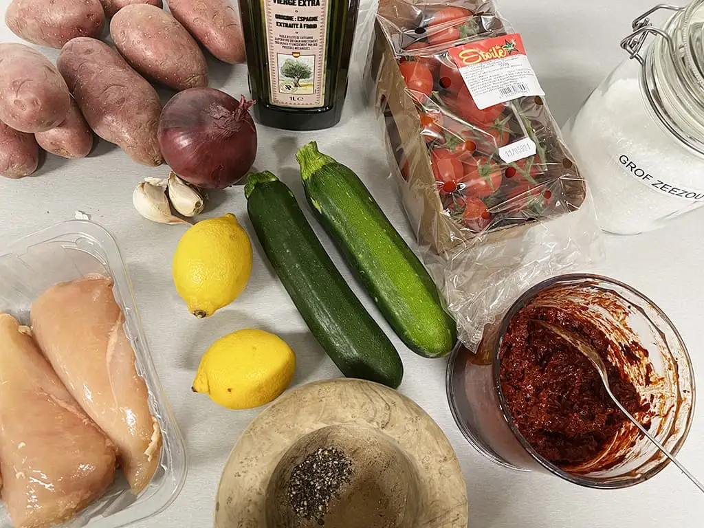Traybake met kip en courgette ingrediënten