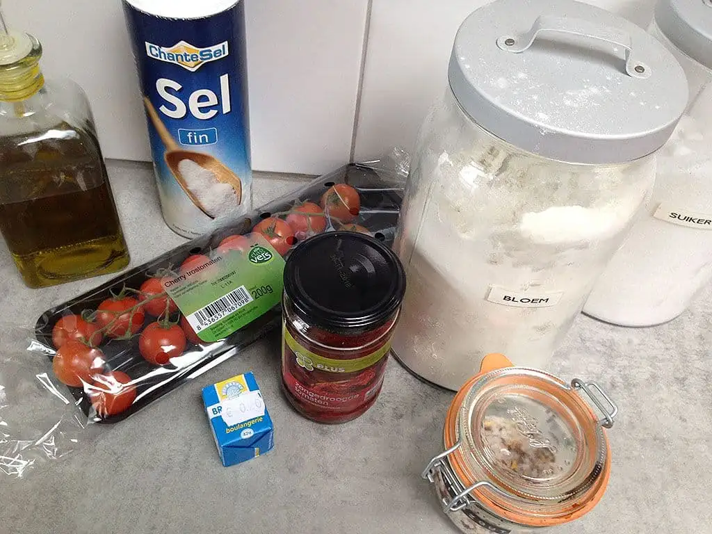 Focaccia met cherrytomaatjes ingrediënten