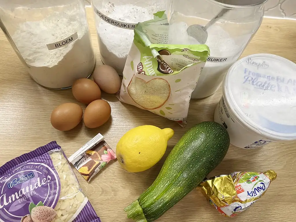 Courgette cake met amandel ingrediënten