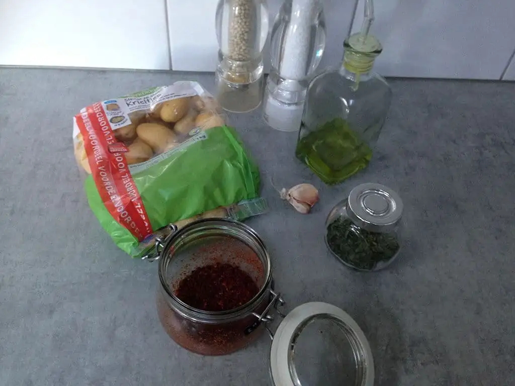 Gebakken knoflook krieltjes ingrediënten