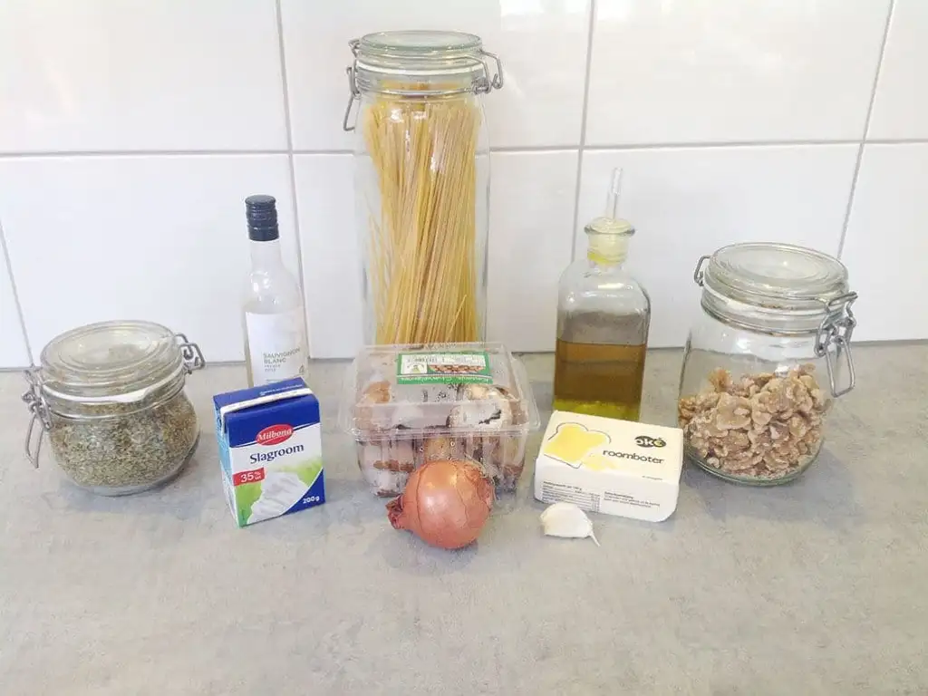 Pasta met champignonsaus ingrediënten
