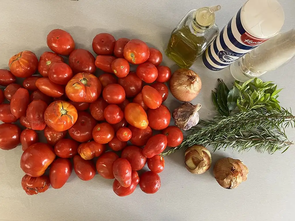 Zelf pastasaus maken (basisrecept) ingrediënten