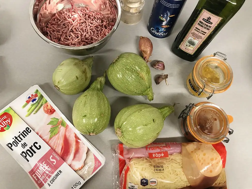 Gevulde courgette met gehakt, kaas en spek ingrediënten