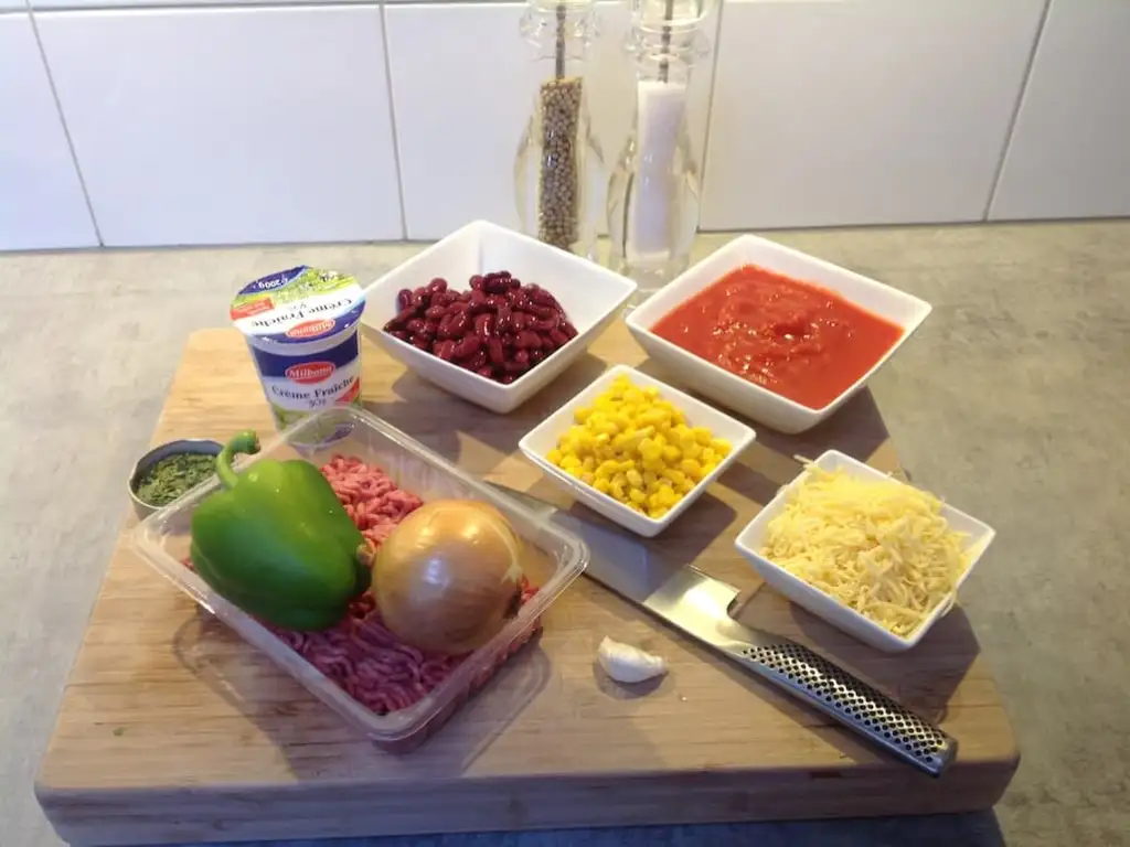 Bonenschotel met gehakt ingrediënten