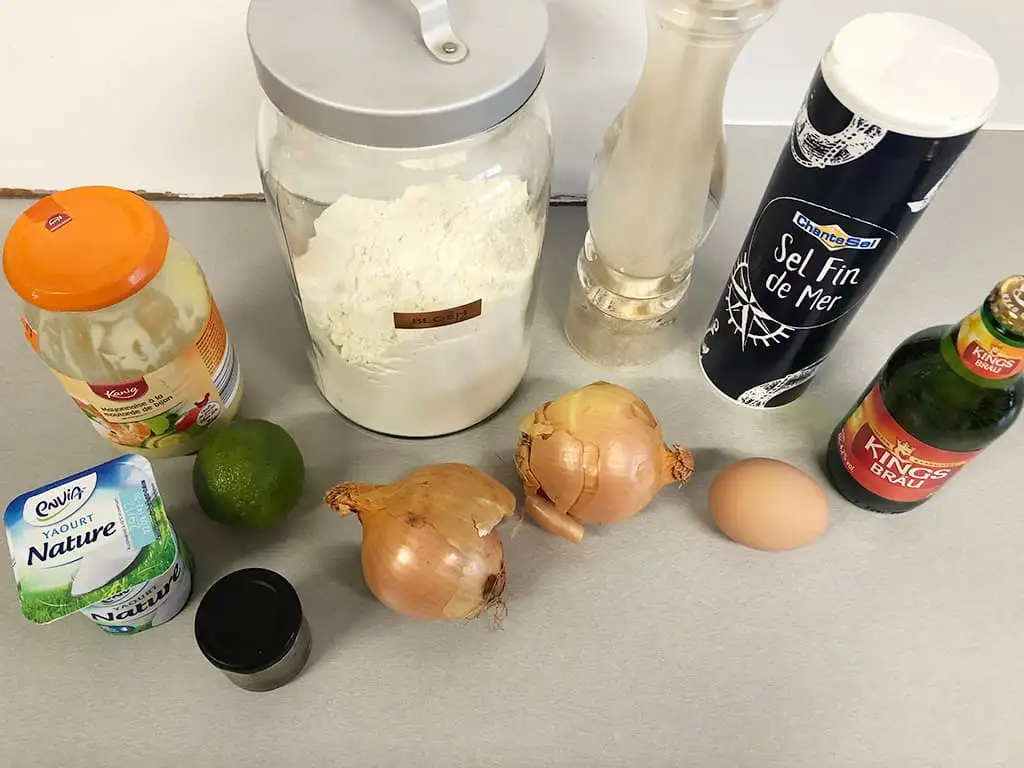 Gefrituurde uienringen in bierbeslag ingrediënten