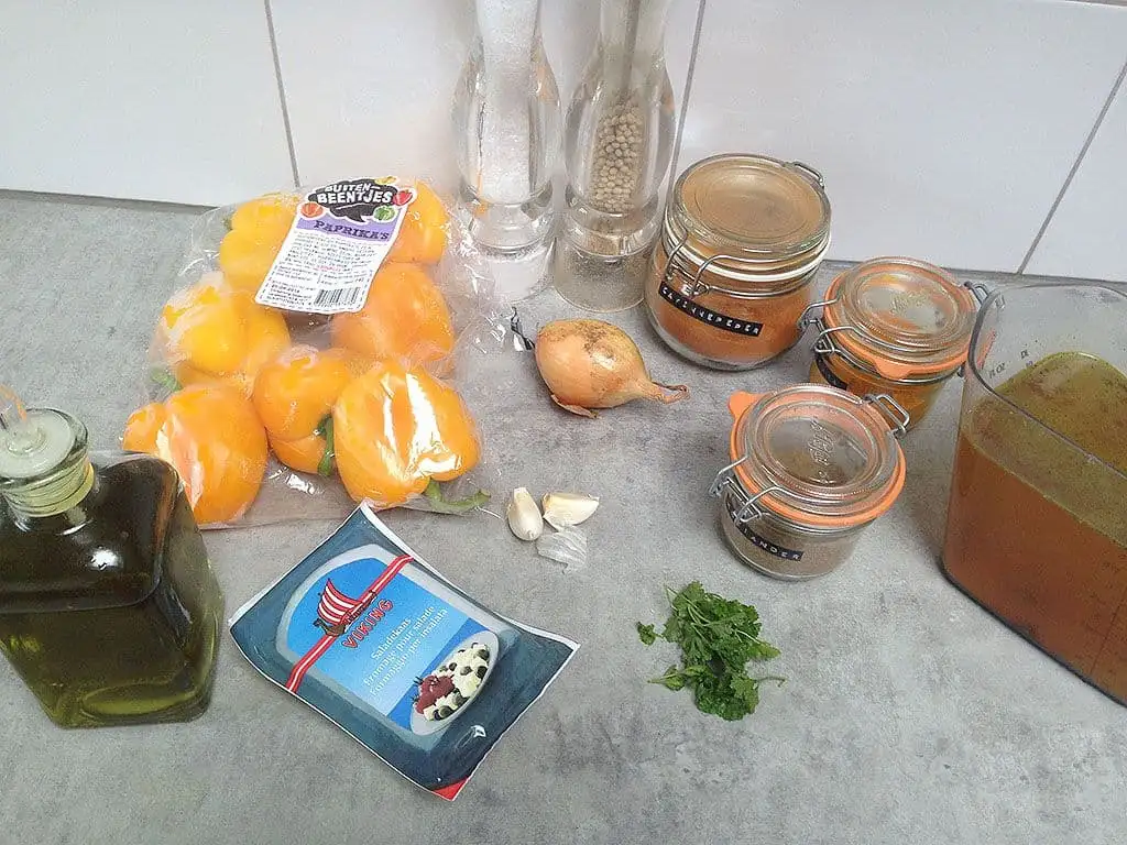 Geroosterde gele paprikasoep ingrediënten