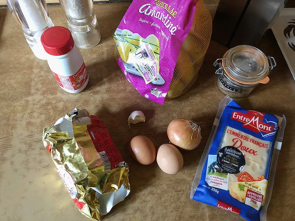 Aardappelgratin met ui ingrediënten