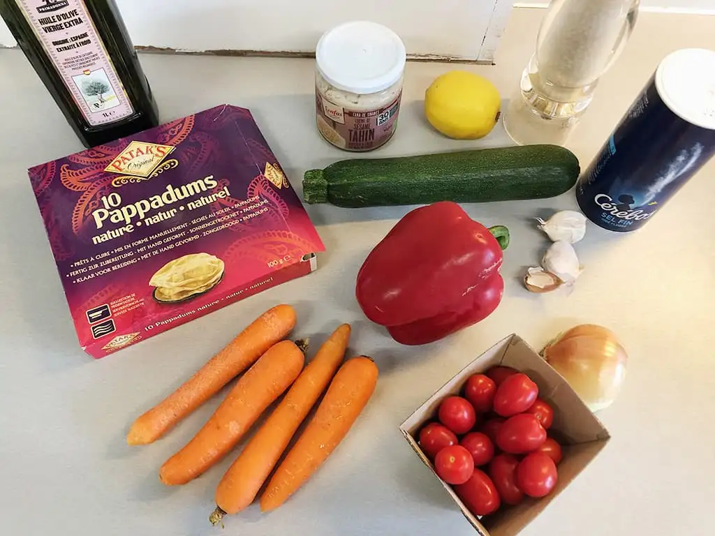 Papadums met geroosterde groenten en tahinisaus ingrediënten