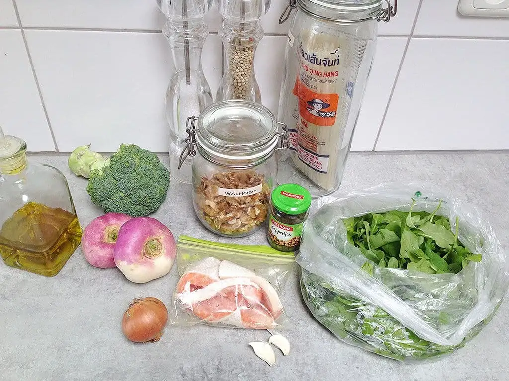 Zalm met rucolapesto en rijstnoedels ingrediënten