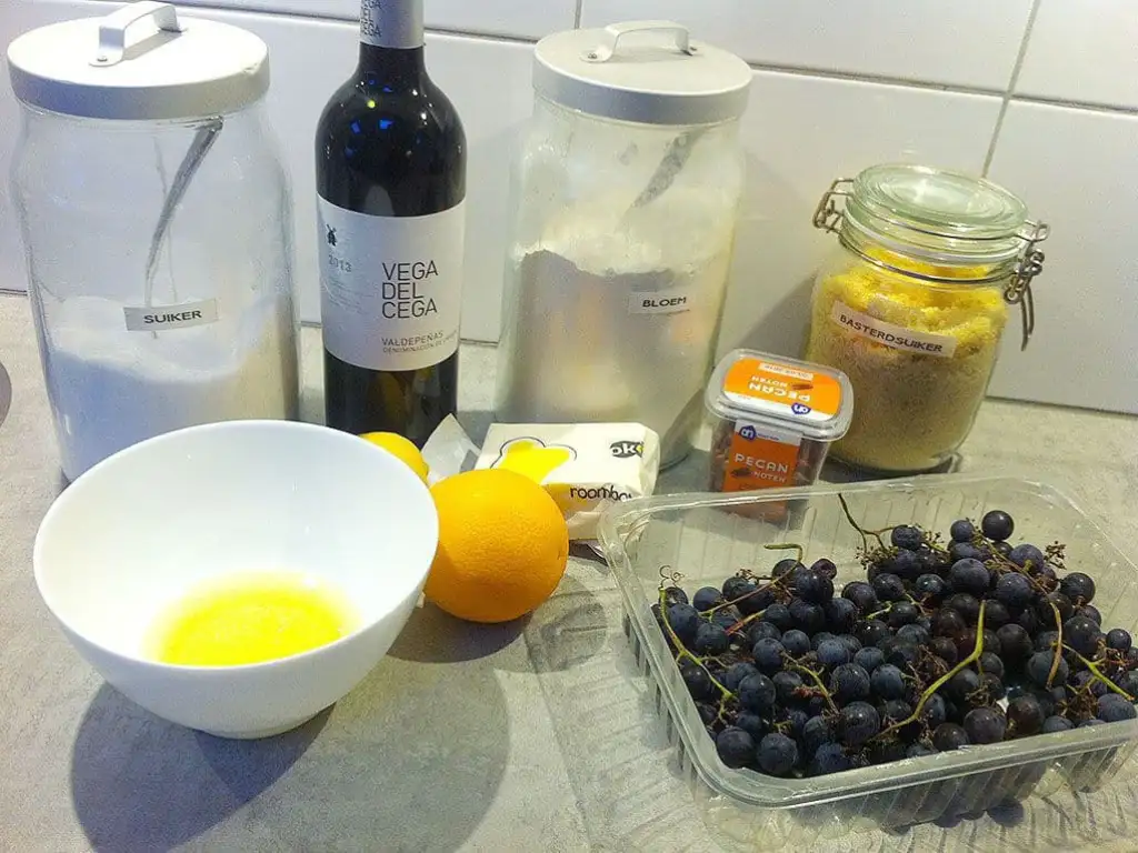 Zoetzure warme druiven met mini meringues ingrediënten