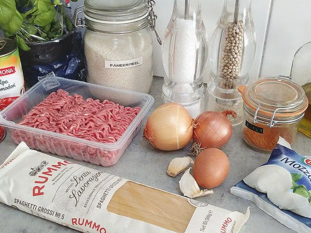 Gehaktballen gevuld met mozzarella ingrediënten