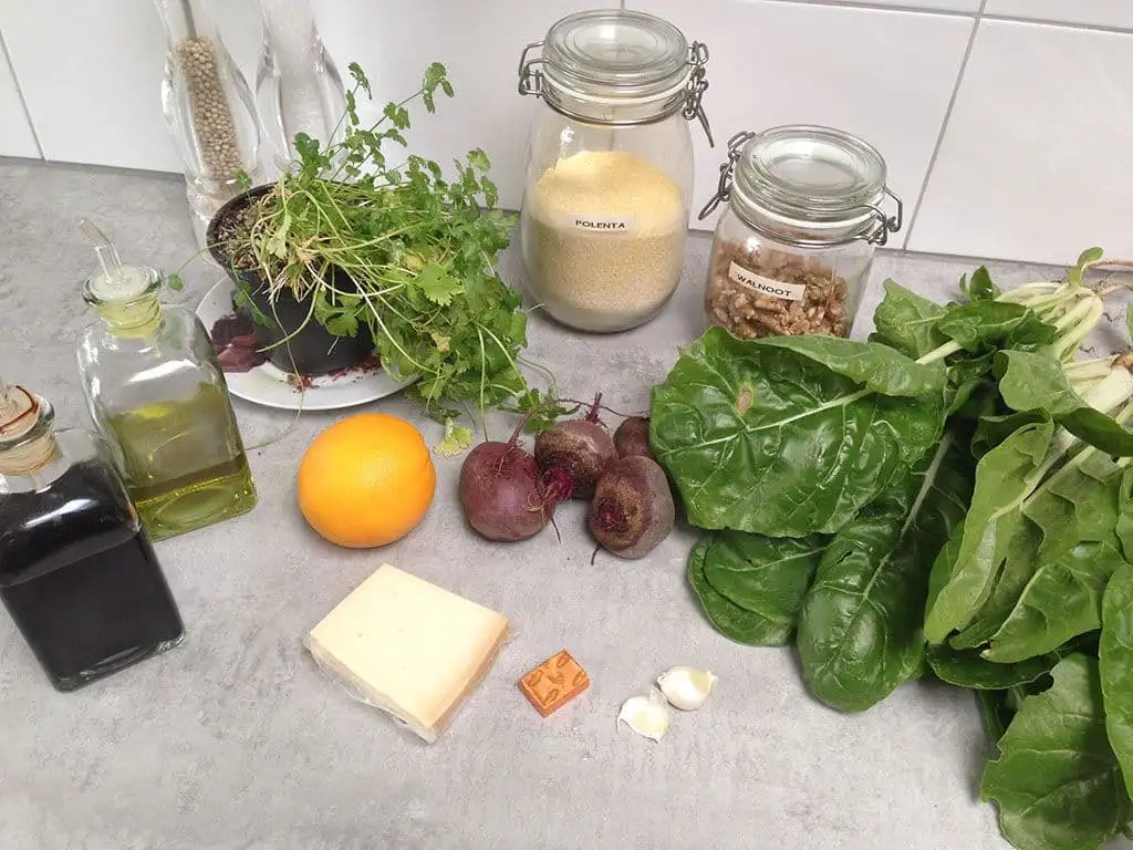 Polenta met roergebakken snijbiet ingrediënten