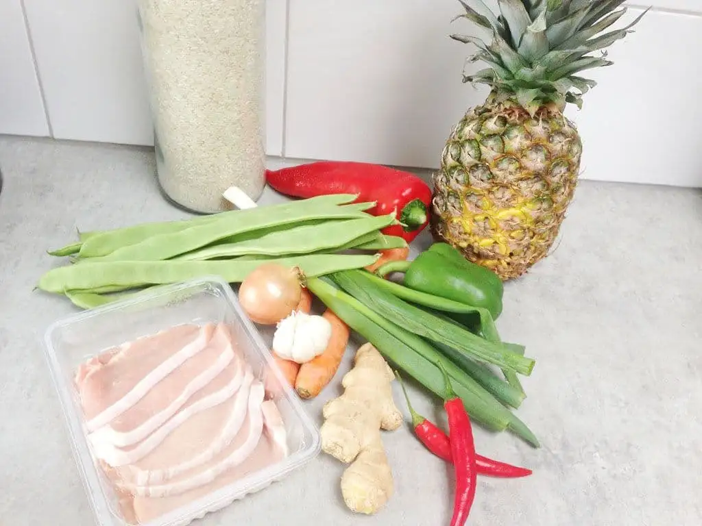 Zoetzuur varkensvlees met ananas ingrediënten