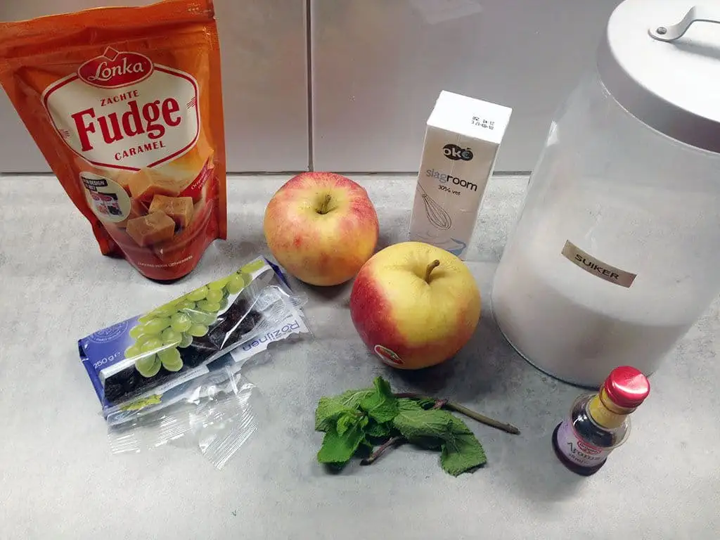 Gekarameliseerde appel met fudge ingrediënten