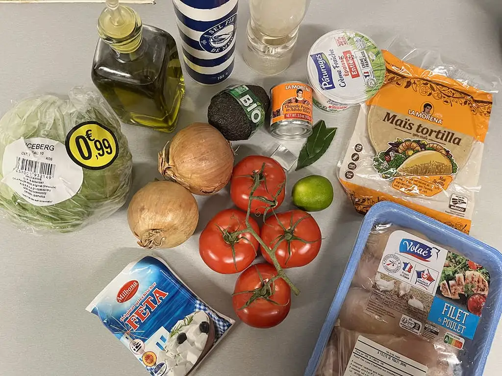 Taco's met kip tinga ingrediënten