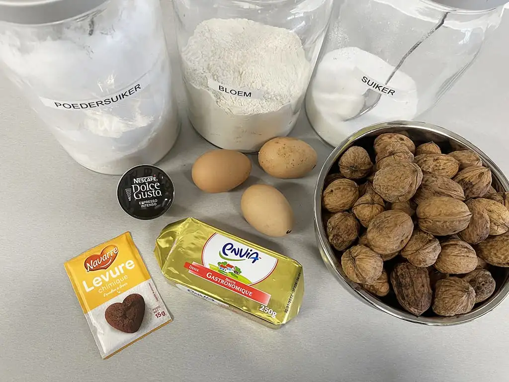 Walnotencake met koffie ingrediënten